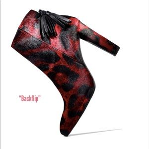 Stuart Weitzman Backflip booties